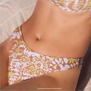 Aerie • NWT Tan Yellow White Pattern Cheekiest High Rise Floral Bikini Bottom